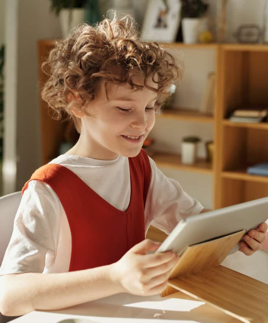 girl tablet