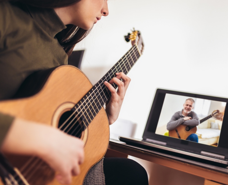 onlineguitar-1 differences between guitar and ukulele lessons